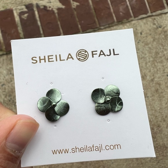 Jewelry - Sheila fajl flower stud Sage